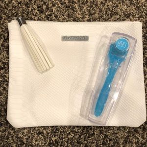 NEW RODAN + FIELDS MICRO-ROLLER AND BAG ❤️